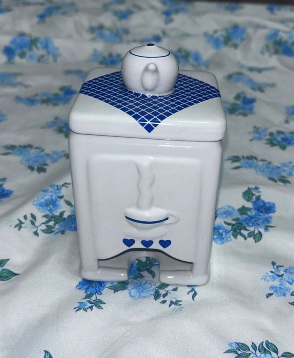 Vintage Ceramic Tea Bag Dispenser with 3D Teapot Lid, Blue and White